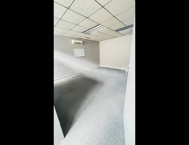 1,276M² OFFICE FOR SALE IN HATFIELD